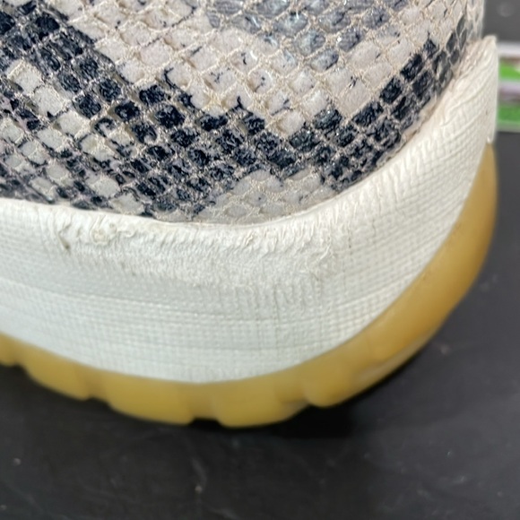 Authentic Air Jordan 11 Low Snakeskin Sneakers - Picture 11 of 12